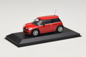 Mini Cooper One R50 Aero Punane Minichamps 1:43 431138272 Metall - pilt 3/4