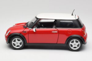 Mini Cooper R50 Punane Maisto 1:18 31619 Metall - pilt 3/8