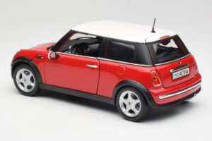 Mini Cooper R50 Punane Maisto 1:18 31619 Metall - pilt 4/8
