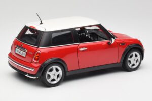 Mini Cooper R50 Punane Maisto 1:18 31619 Metall - pilt 5/8