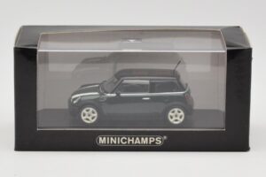 Mini Cooper S R53 Roheline Triipudega Minichamps 1:43 MINI006 Metall - pilt 2/4