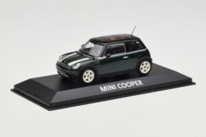 Mini Cooper S R53 Roheline Triipudega Minichamps 1:43 MINI006 Metall - pilt 4/4