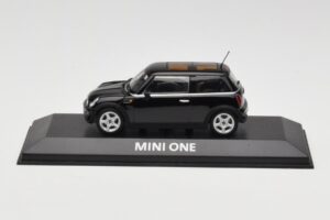 Mini One R50 Must Musta Katusega Minichamps 1:43 MINI005 Metall