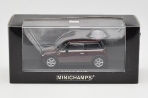 Mini One R50 Tumepunane Musta Katusega Minichamps 1:43 MINI008 Metall - pilt 4/5