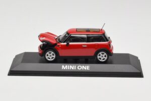 Mini One R50 Punane Punase Katusega Minichamps 1:43 MINI001 Metall - pilt 5/5