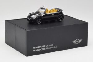 Mini Cooper S R57 Kabriolett Must Minichamps 1:43 80422148818 Metall - pilt 4/4