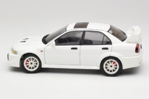Mitsubishi Lancer Evo VI Tommi Makinen Edition Valge AUTOart 1:18 77157 Metall - pilt 4/8