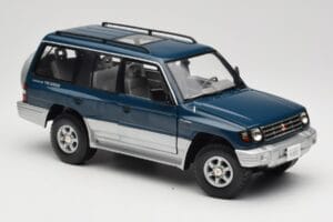 Mitsubishi Pajero V20 LWB Sinine & Hõbedane Sun Star 1:18 1212 Metall - pilt 6/8