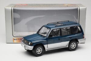 Mitsubishi Pajero V20 LWB Sinine & Hõbedane Sun Star 1:18 1212 Metall - pilt 8/8