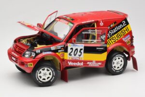 Mitsubishi Pajero Rallye Raid #205 Paris-Dakar Rally 2001 Solido 1:18 9022 Metall - pilt 2/8