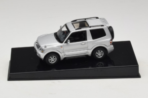 Mitsubishi Pajero SWB Hõbedane AUTOart 1:43 57113 Metall