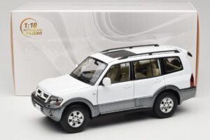Mitsubishi Pajero V73 Valge YC Model 1:18 241218040103010206 Metall - pilt 8/8