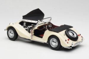 Morgan 4/4 Series II Valge Kyosho 1:18 08111W Metall - pilt 5/8