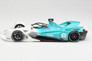 NIO 004 Team NIO #8 T. Dillmann Formula E Season 5 2019 Minichamps 1:18 114180008 Metall - pilt 3/6