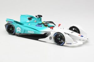 NIO 004 Team NIO #8 T. Dillmann Formula E Season 5 2019 Minichamps 1:18 114180008 Metall - pilt 4/6