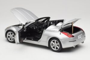 Nissan 350Z Z33 Roadster Diamond Hõbedane AUTOart 1:18 77371 Metall - pilt 5/8