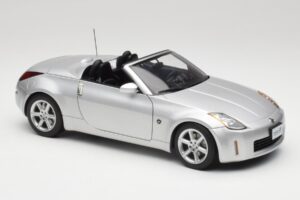 Nissan 350Z Z33 Roadster Diamond Hõbedane AUTOart 1:18 77371 Metall - pilt 6/8
