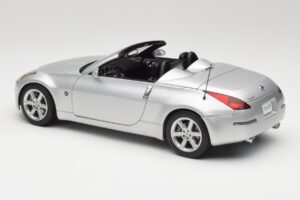 Nissan 350Z Z33 Roadster Diamond Hõbedane AUTOart 1:18 77371 Metall - pilt 7/8