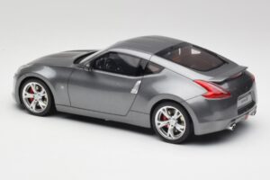 Nissan 370Z Z34 Gun Metallic Otto 1:18 OT465 Vaik - pilt 5/6
