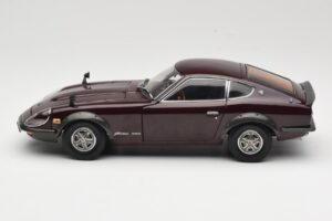 Nissan Fairlady 240Z-G S30 Bordeaux Kyosho 1:18 08212M Metall - pilt 4/8