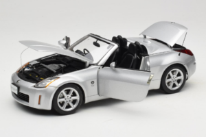 Nissan Fairlady Z Z33 Roadster Diamond Silver AUTOart 1:18 77376 Metall - pilt 2/8