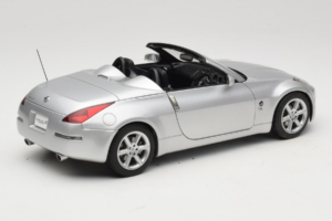 Nissan Fairlady Z Z33 Roadster Diamond Silver AUTOart 1:18 77376 Metall - pilt 3/8