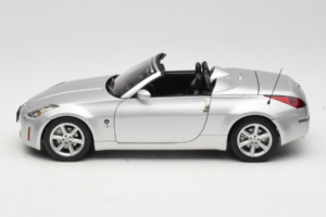 Nissan Fairlady Z Z33 Roadster Diamond Silver AUTOart 1:18 77376 Metall - pilt 4/8
