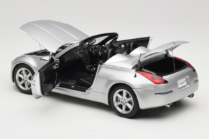 Nissan Fairlady Z Z33 Roadster Diamond Silver AUTOart 1:18 77376 Metall - pilt 5/8
