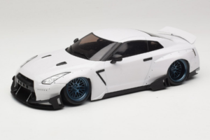 Nissan GT-R R35 Boost Wars 2 Valge Jp Kraemo 1:18 KRAEMO001 Metall - pilt 2/7