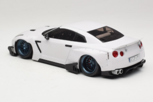 Nissan GT-R R35 Boost Wars 2 Valge Jp Kraemo 1:18 KRAEMO001 Metall - pilt 6/7