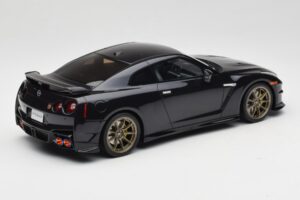 Nissan GT-R R35 Takumi Edition Midnight Purple GT Spirit 1:18 GT932 Vaik - pilt 2/6
