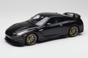Nissan GT-R R35 Takumi Edition Midnight Purple GT Spirit 1:18 GT932 Vaik