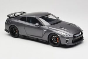 Nissan GT-R R35 Track Edition NISMO Gun Metallic MotorHelix 1:18 M83507 Metall - pilt 6/8