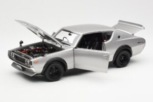 Nissan Skyline 2000 GT-R KPGC110 Hõbedane Kyosho 1:18 08255S Metall - pilt 2/8