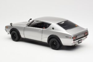 Nissan Skyline 2000 GT-R KPGC110 Hõbedane Kyosho 1:18 08255S Metall - pilt 7/8