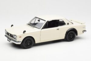 Nissan Skyline 2000 GT-R KPGC110 Valge Kyosho 1:18 08127W Metall