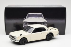Nissan Skyline 2000 GT-R KPGC110 Valge Kyosho 1:18 08127W Metall - pilt 8/8