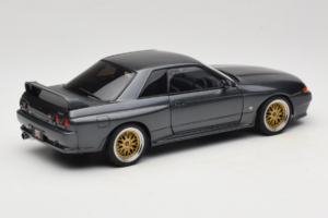 Nissan Skyline GT-R R32 V-Spec II Tuned Gun Grey Metallic AUTOart 1:18 77417 Metall - pilt 3/8