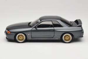Nissan Skyline GT-R R32 V-Spec II Tuned Gun Grey Metallic AUTOart 1:18 77417 Metall - pilt 4/8