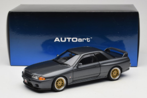 Nissan Skyline GT-R R32 V-Spec II Tuned Gun Grey Metallic AUTOart 1:18 77417 Metall - pilt 8/8