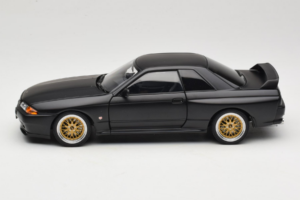 Nissan Skyline GT-R R32 V-Spec II Tuned Version Matt Black AUTOart 1:18 77418 Metall - pilt 4/8