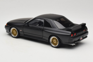 Nissan Skyline GT-R R32 V-Spec II Tuned Version Matt Black AUTOart 1:18 77418 Metall - pilt 7/8