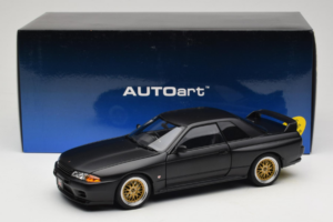 Nissan Skyline GT-R R32 V-Spec II Tuned Version Matt Black AUTOart 1:18 77418 Metall - pilt 8/8