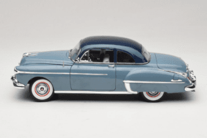 Oldsmobile 88 Sinine Grease Auto World 1:18 AWSS103/06 Metall - pilt 4/8