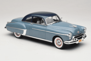 Oldsmobile 88 Sinine Grease Auto World 1:18 AWSS103/06 Metall - pilt 6/8