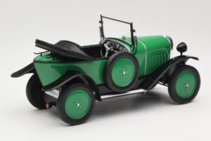 Opel 4 PS Laubfrosch Roheline MCG 1:18 MCG18050 Metall - pilt 2/6
