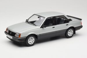 Opel Ascona C SR Hõbedane MCG 1:18 MCG18460 Metall