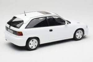 Opel Astra F GSi Blanc Casablanca Norev 1:18 183673 Metall - pilt 2/6