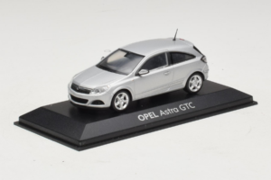 Opel Astra H GTC Hõbe Minichamps 1:43 ASTRA003 Metall - pilt 2/4