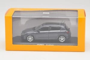 Opel Astra H Tumesinine Minichamps 1:43 B24910027-A1 Metall - pilt 4/4